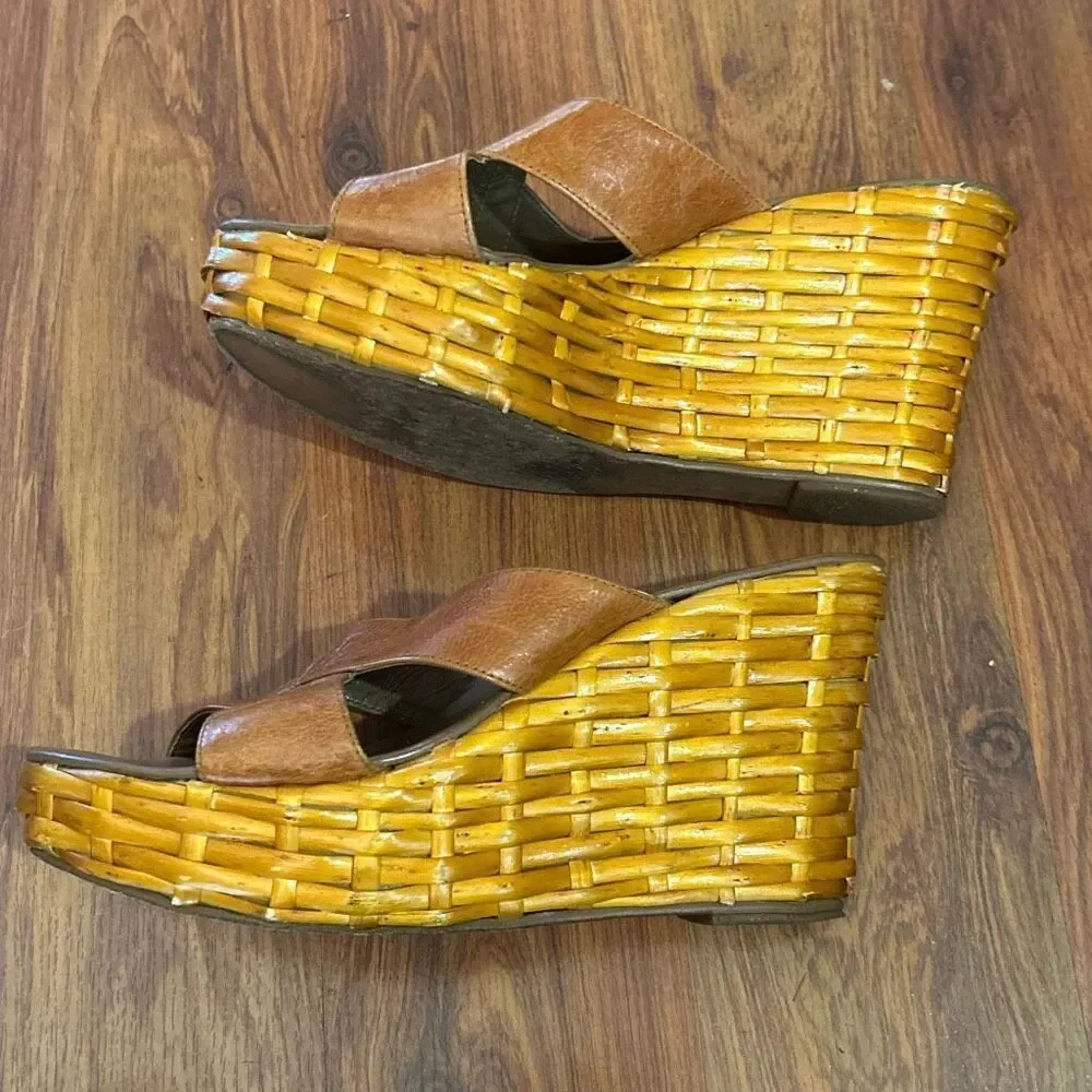Charles Jourdan Paris rattan wedges size 5 (runs like a 6) brown